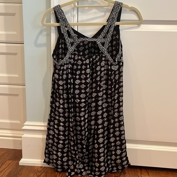 Dex black and white patterned flowy dress size small - Picture 2 of 3